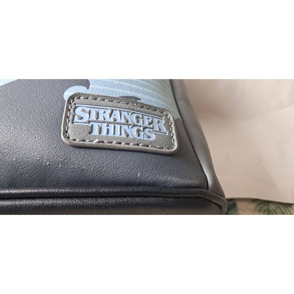 Funko Pop Netflix Stranger Things Exclusive Demogorgon Surfer Mini Backpack - Picture 2 of 4